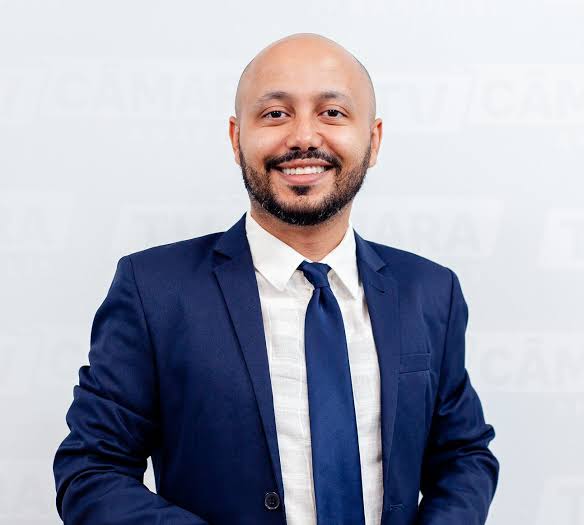 Professor Marcos Carvalho